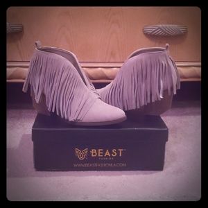 **NiB Vegan Leather Fringe Booties***